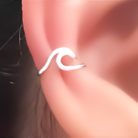 Ocean Wave Ear Cuff Fake Conch/Cartilage Earring Clips On - No Piercing Needed! - Picture 5 of 9